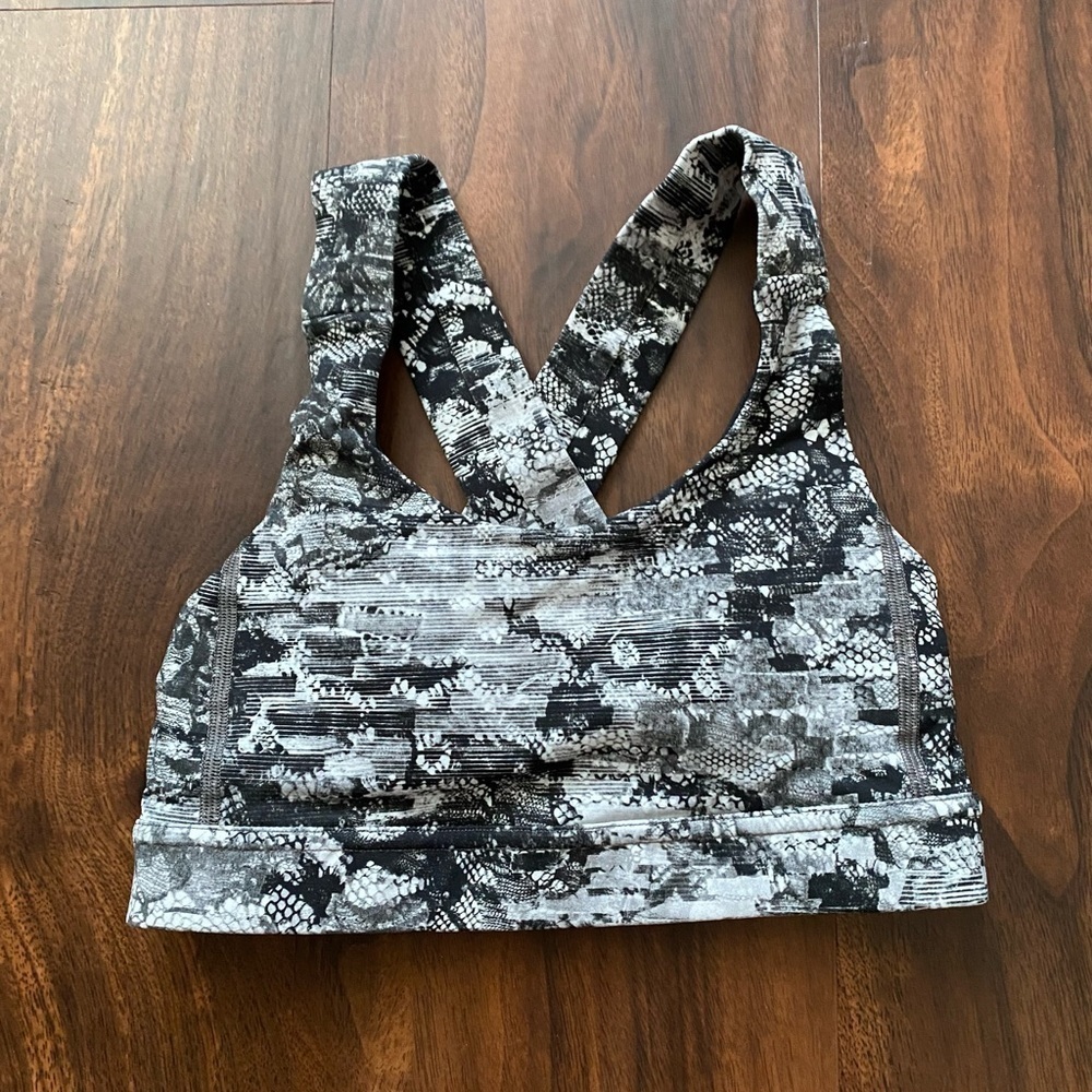 Lululemon All Sport Bra III Masked Lace Starlight Black Size 2 Insert Pads